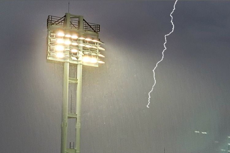 スポーツ雷 雷直撃で心肺停止、12歳サッカー少年が奇跡の146日ぶり出場 海外感動の