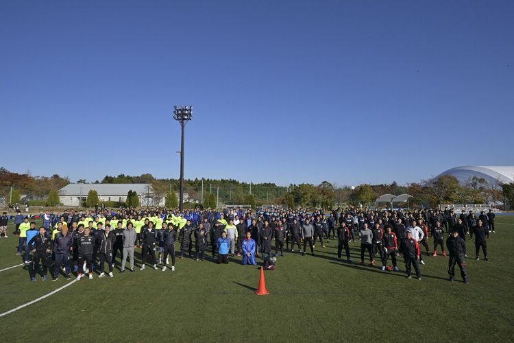生涯現役プレーヤーでいるためにも注目 全国シニアサッカー 裏 選手権 Report サカママ 生涯現役プレーヤーでいるためにも注目 全国シニアサッカー 裏 選手権 Report サカママ
