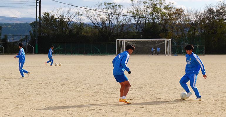 大津高校サッカー部 練習着 白 大津高校サッカー部 練習着 白 - メルカリ