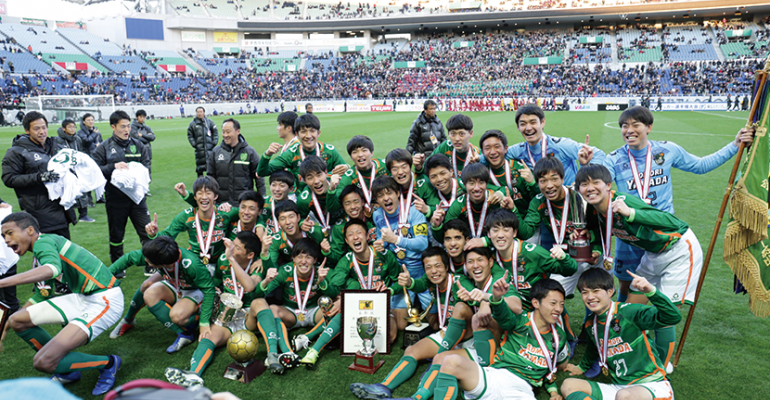 第97回高校サッカー選手権 優勝校 青森山田 苦難を乗り越え2度目の優勝を果たした青森山田の真価 サカママ 第97回高校サッカー選手権 優勝校 青森山田 苦難を乗り越え2度目の優勝を果たした青森山田の真価 サカママ