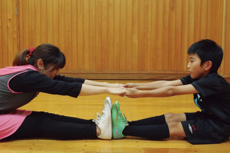 親子でtry ストレッチで体を温める サカママ 親子でtry ストレッチで体を温める サカママ