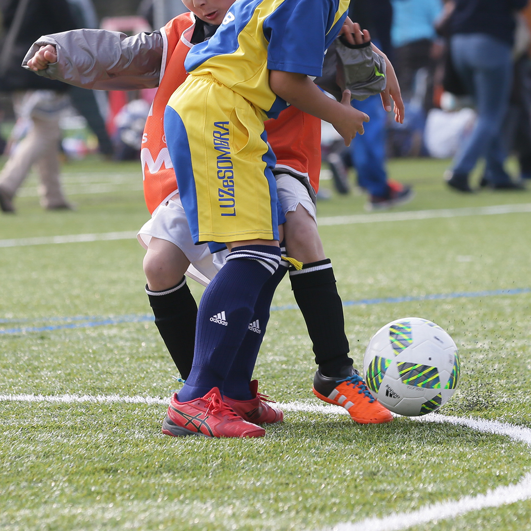 子どもがサッカー中に倒れたら？④胸骨圧迫+AED