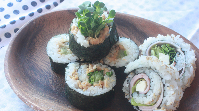 サカママレシピ ―お手軽 納豆＆ツナのロール寿司―