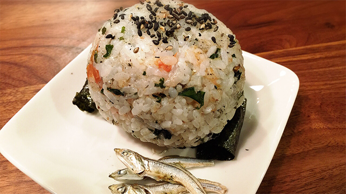 サカママレシピ ―煮干たっぷりカルシウムおにぎり―