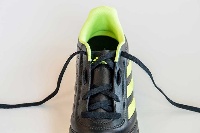 スパイクやトレシューを履くと「甲が痛い、小指が痛い！」ーその対処法は？