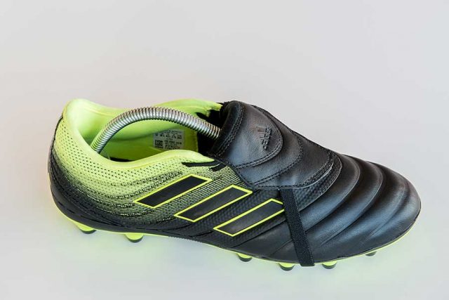 スパイクやトレシューを履くと「甲が痛い、小指が痛い！」ーその対処法は？