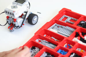 【サカママのキニナル】プログラミングを学ぶとサッカーにもプラスになる？