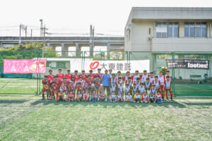 【レポート】ミスターレッズと赤き血のイレブンが地元のジュニアを指導！「大東建託ふれあいサッカースクール」
