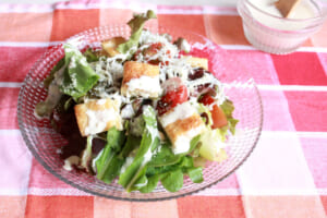 【サカママレシピ】油揚げとしらすのシーザーサラダ風