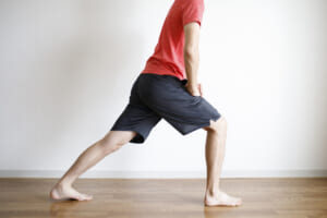 ケガを予防する運動前ストレッチと疲労回復を促進する運動後ストレッチ