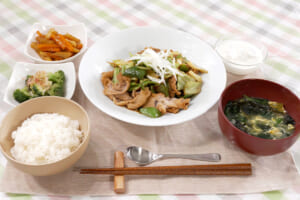 夏バテ防止の夕食に！回鍋肉とかきたま汁、じゃがいもと人参の金平