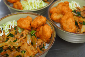 強豪サッカー部の学食レシピ「実践学園丼」