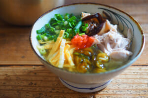 食欲が無い時にピッタリ！鶏のお出汁が美味しい鶏飯でパワーチャージ！