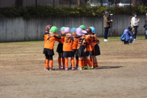 幼少期のサッカーデビューはサッカースクール？少年団？