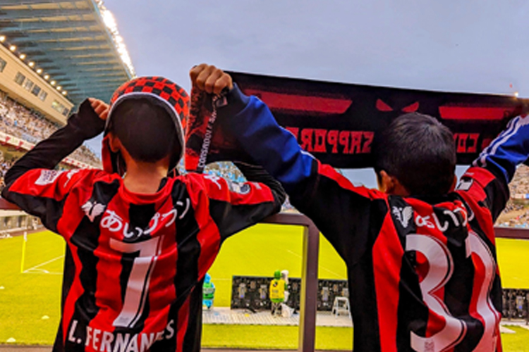 プロの圧倒的なプレーに大興奮！サッカー少年たちのJリーグ観戦レポート