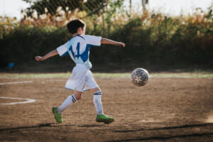 ドラマチックに仕上げる、サッカー写真編集術