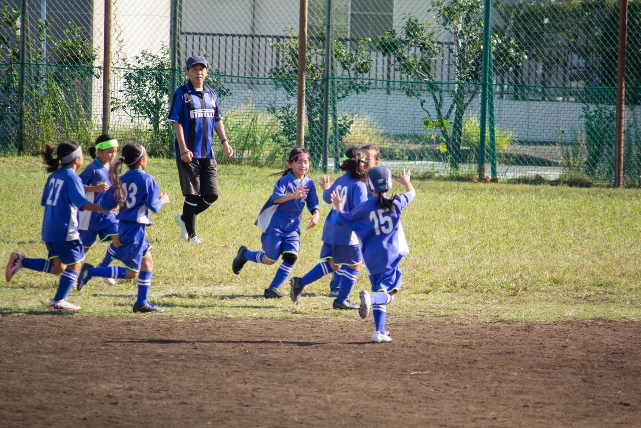 忙しいママさん必見！小学女子　サッカースタートセット 目指せ！ 未来のなでしこ！ 小さな女の子の《いざ！ 秋の公式戦