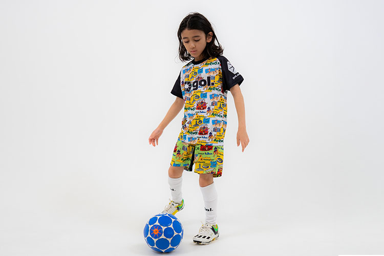 旅するサッカーブランド「gol.」のプレイシャツ&パンツのセットアップ