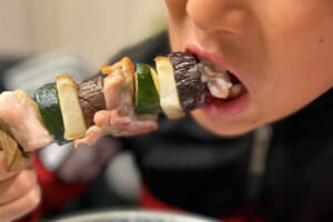 増量はただ食べれば良いだけではない！ 「鶏肉と野菜の串焼き」で美味しく体重を増やそう