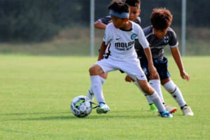 アメリカのジュニアサッカーは「秋」に始まる？ 一年間の流れと親の役割を徹底解説