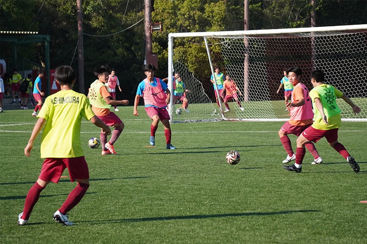 個人の技術や創造力、組織でのコンビネーションを重視する攻撃が魅力だ。