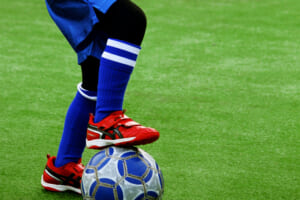 寒さに負けず、心も体も育てる時期。サッカーキッズの一年の成長を振り返る