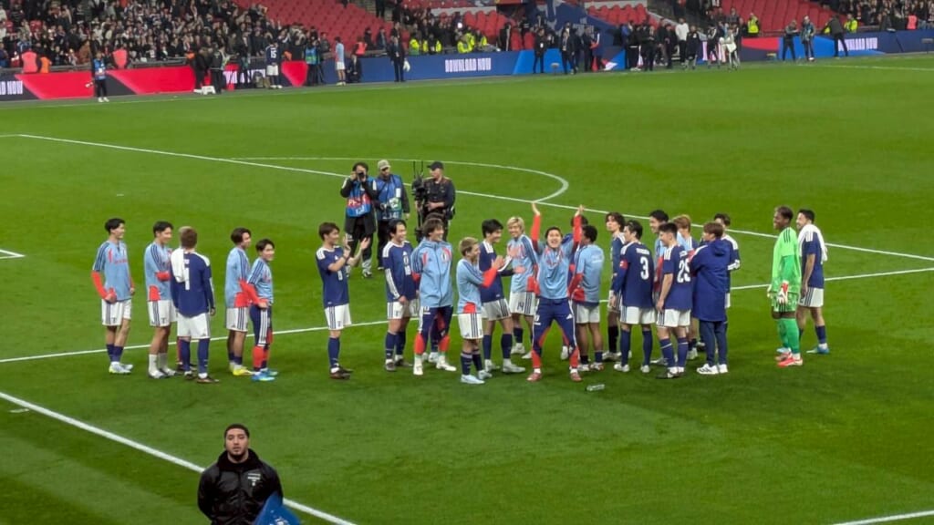 イングランド代表に勝利したサッカー日本代表