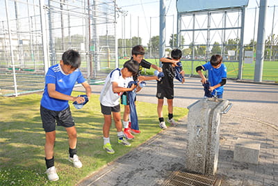 COOL SHADER(クールシェイダー)の使い方|真夏のサッカーを一日サポート! FC大泉学園が体感した「COOL SHADER(クールシェイダー)」の実力とは?
