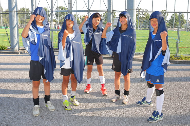 COOL SHADER(クールシェイダー)使用のFC大泉学園の選手たち|真夏のサッカーを一日サポート! FC大泉学園が体感した「COOL SHADER(クールシェイダー)」の実力とは?