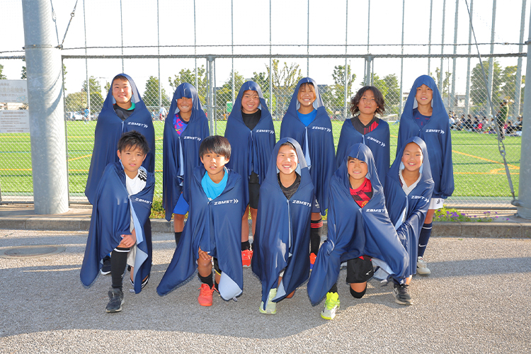 COOL SHADER(クールシェイダー)着用したFC大泉学園メンバー|真夏のサッカーを一日サポート! FC大泉学園が体感した「COOL SHADER(クールシェイダー)」の実力とは?
