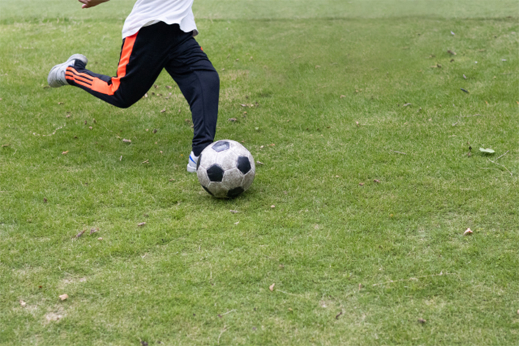 「次、何したらいい？」と聞く子どもに。サッカーを通して育てたい「自分で考える力」